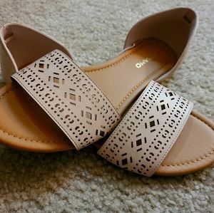Nude Sandals 👡